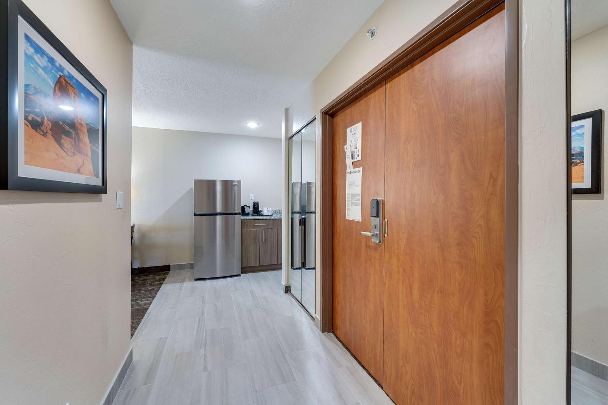 Surestay Plus Hotel By Best Western Price Eksteriør billede